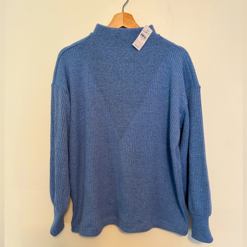 Loft Women’s Medium Mock Neck Sweater in Blue